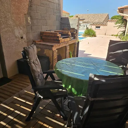 Maison De Les 2 Dauphins