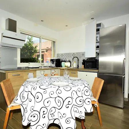 Maison De Les 2 Dauphins 度假居 *