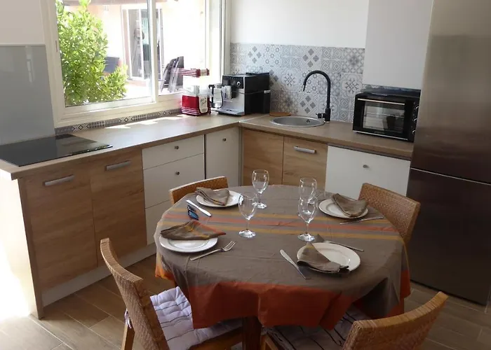 Maison De Les 2 Dauphins *