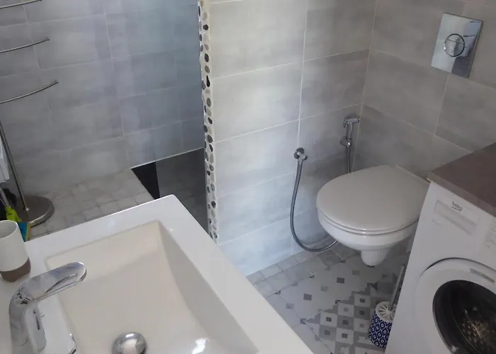 Maison De Les 2 Dauphins *