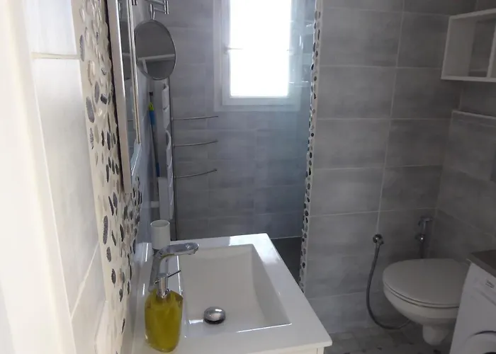 Maison De Les 2 Dauphins 펜션 르발카레스