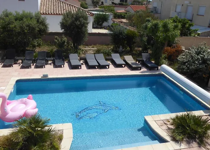 Maison De Les 2 Dauphins